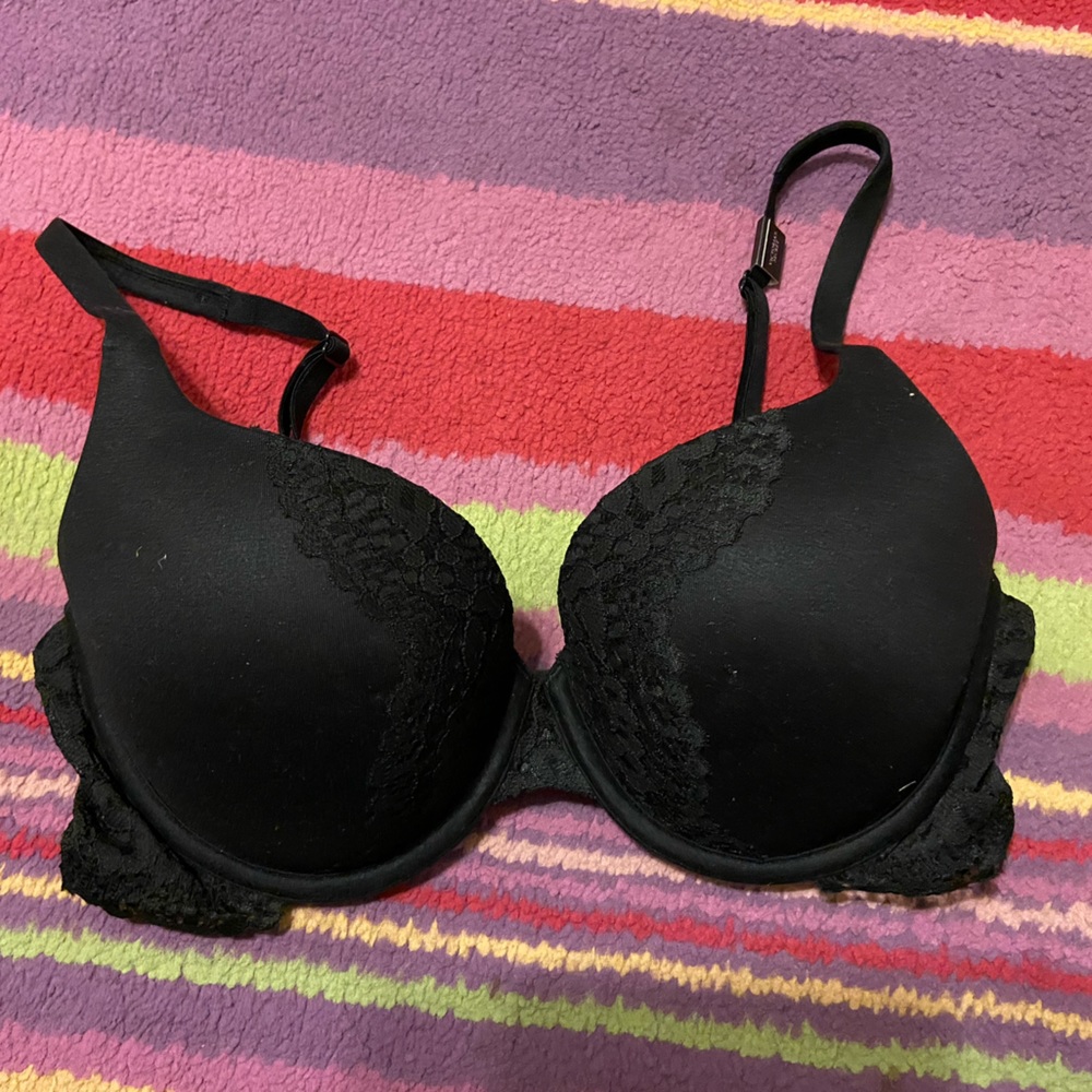 Victoria’s Secret Black Bra With Lace 34D
